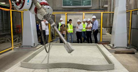 singapur-testiruet-3d-printer-dlya-pechati-arkhitekturnykh-obektov-tsementnymi-smesyami-