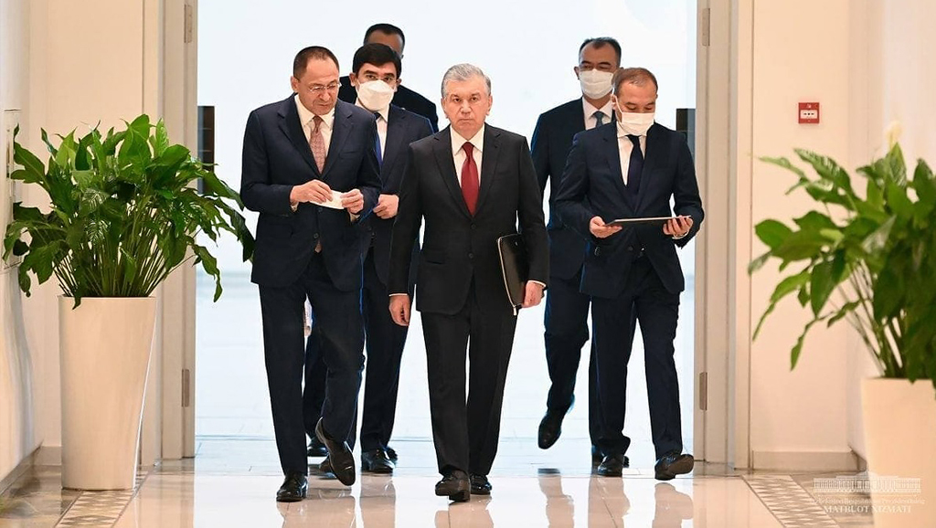Президент Республики Узбекистан Шавкат Мирзиёев рассказал о планах по совершенствованию налоговой сферы и максимальному снижению налогового бремени на бизнес в Узбекистане
