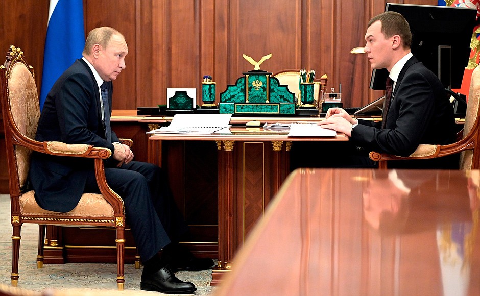 Губернатор Хабаровского края Михаил Дегтярев на встрече с президентом РФ Владимиром Путиным сообщил, что в дальневосточный кластер стройматериалов войдут 12 компаний – все они получат статус резидентов территорий опережающего развития (ТОР).