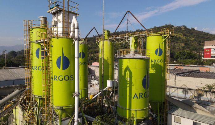 Компания Cementos Argos сообщает, что в I квартале 2022 года ее выручка составила 2,6 трлн колумбийских песо (637,8 млн долларов США), что на 11,2 % больше, чем за аналогичный период прошлого года. Показатель EBITDA сократился на 17,8 % - до 359 млрд колумбийских песо.