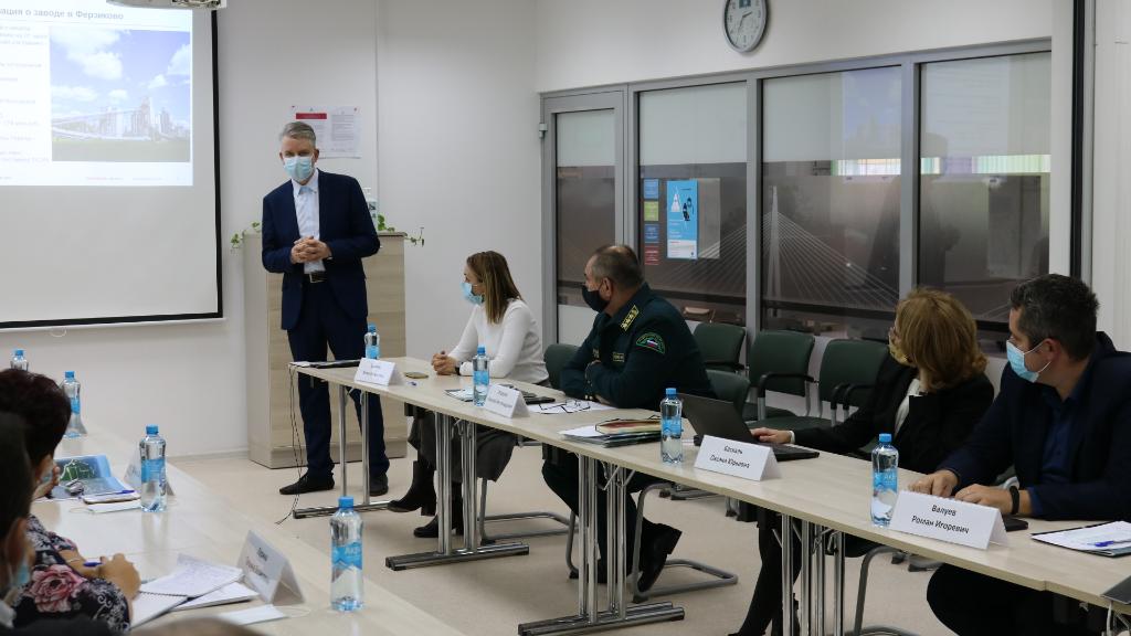 На мероприятии руководители компании рассказали о стратегических приоритетах компании в России и ответили на вопросы о работе Общественного совета.