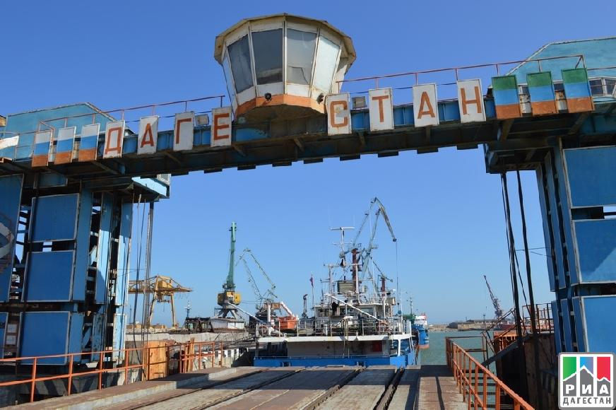 Махачкалинский морской порт вдвое увеличил перевалку сухих грузов