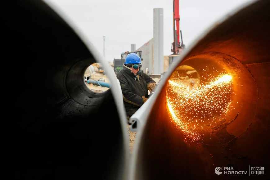 Программу дорожного строительства в России могут продлить до 2030 года, тогда на ее реализацию понадобится до 25 триллионов рублей, заявил вице-премьер РФ Марат Хуснуллин.