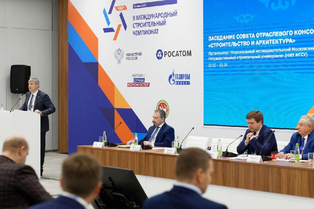 Замминистра Сергей Музыченко обозначил ближайшие задачи для развития строительного образования в России