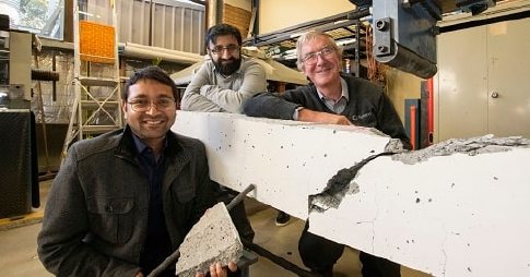 Deakin researchers Dr Mahbube Subhani and Dr Kazem Ghabraie  