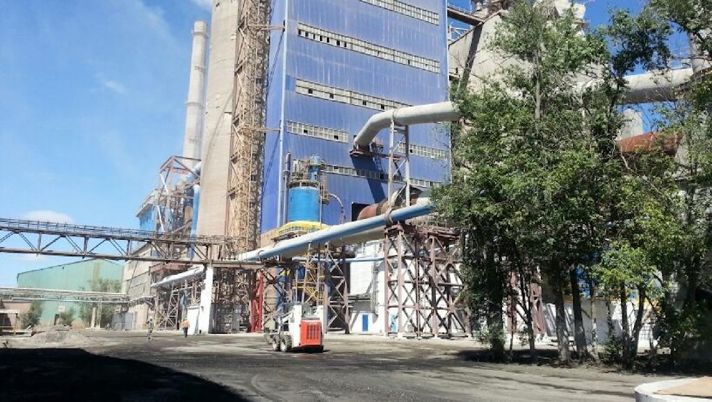Теперь Азми Ван Хамза владеет 30,8 % акций Steppe Cement.