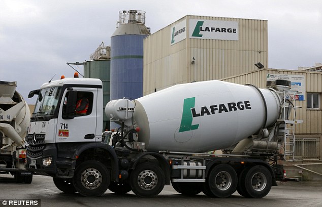 Lafarge Cement Zimbabwe (LACZ) заключил соглашение о продаже 76,45 % акций компании Fossil Mines Private Limited.