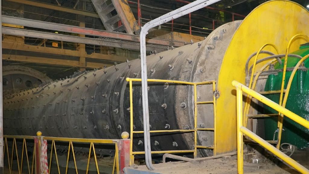 Специалисты завода обновили 60 % гребенчатых бронеплит, что повысило производительность мельницы.