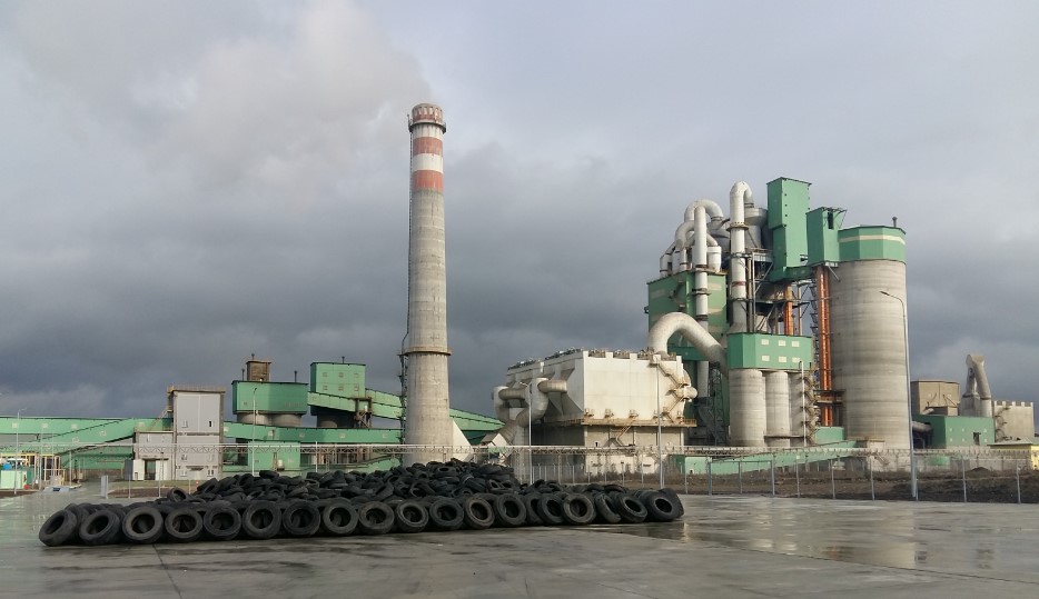 «Азия Цемент» открыла площадку для сбора шин на утилизацию