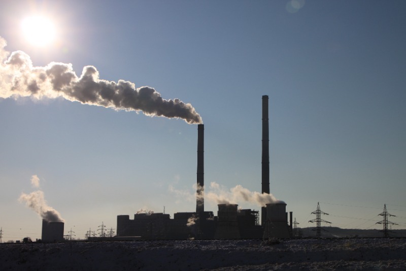 Утвержден размер платы за превышение квоты выбросов парниковых газов на Сахалине