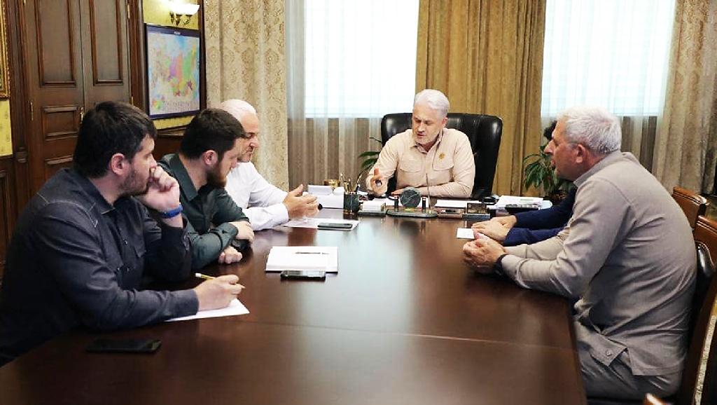 Председатель Правительства Чеченской Республики провел совещание по вопросу реализации в регионе инвестиционного проекта по модернизации цементного завода