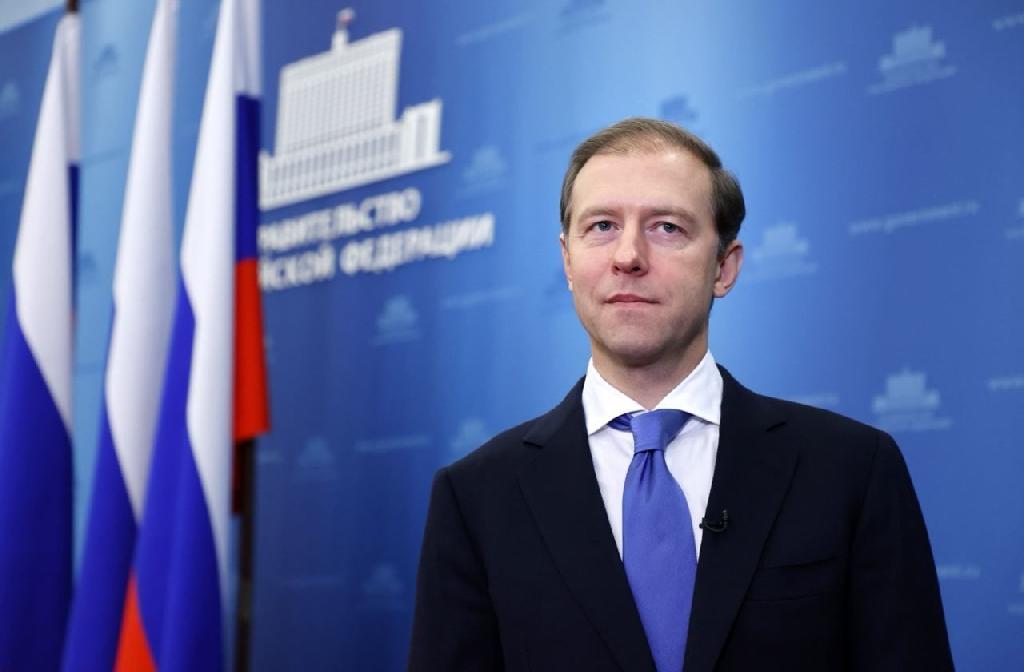 Президент России Владимир Путин назначил Дениса Мантурова вице-премьером