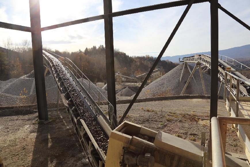Holcim приобрела шесть карьеров у FAMY Group, крупного независимого игрока в сегменте заполнителей на востоке Франции. 