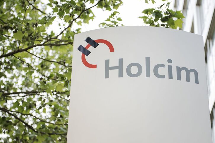 Holcim завершила сделку по продаже своего бизнеса в Замбии, представляющего 75 % акций компании, китайской цементной группе Huaxin.