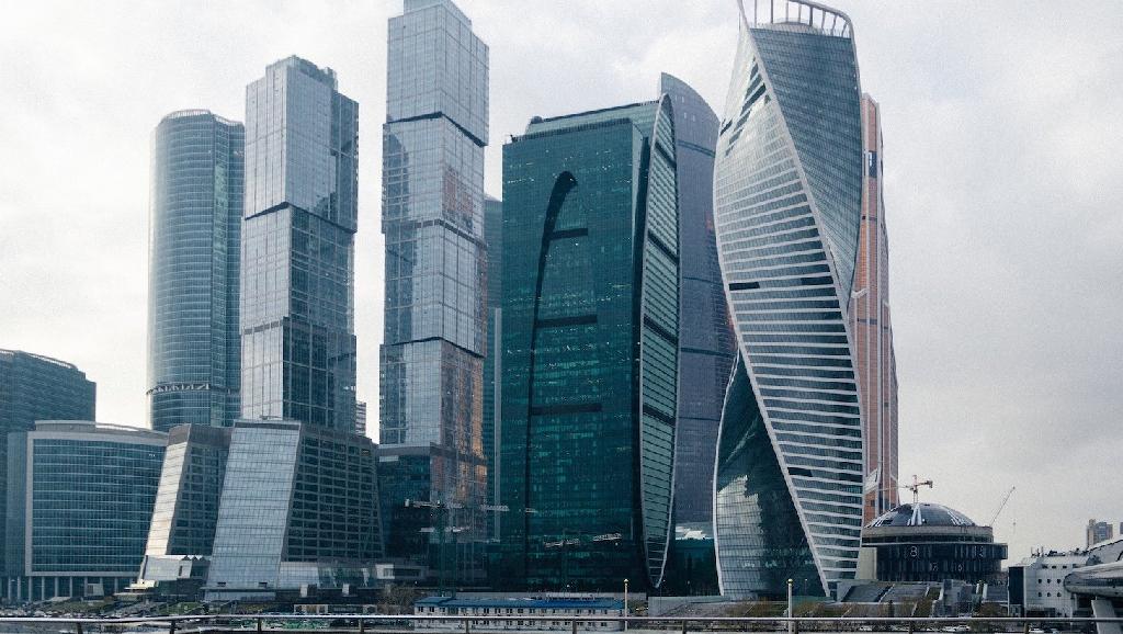 При изменении элемента проекта нужные поправки к другим элементам будут вноситься автоматически.