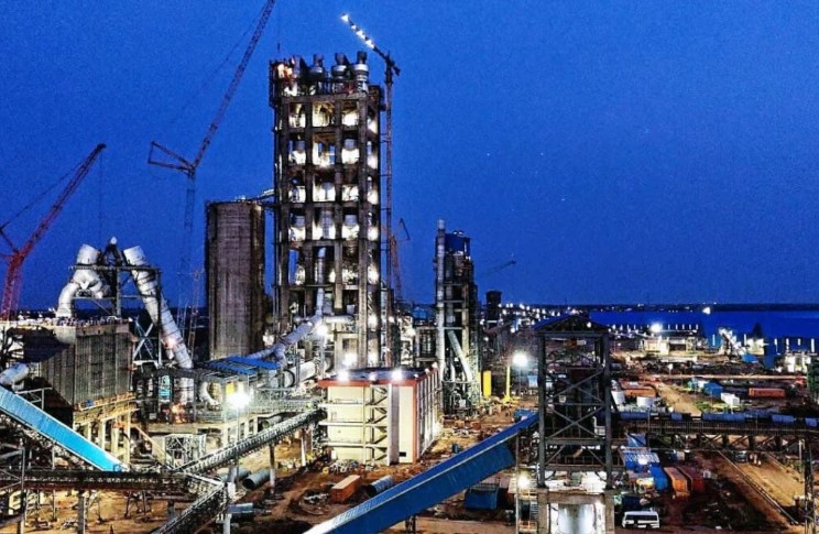 Индийская Adani Group консолидирует производство цемента