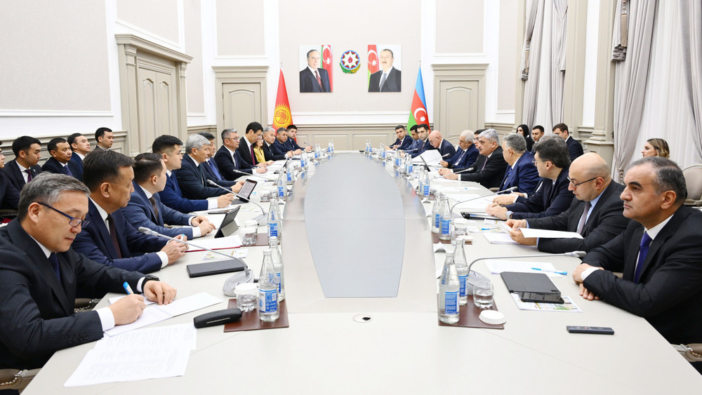 Кыргызстан и Азербайджан подготовят новые проекты в промышленности и строительстве