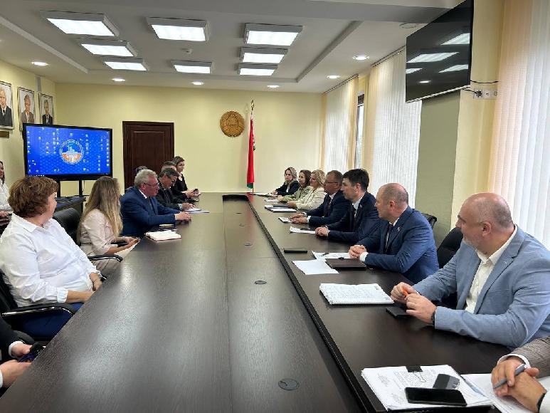 В целях развития сотрудничества с Грузией в Минстройархитектуры состоялась встреча руководителей организаций строительной отрасли с представителями грузинской компании