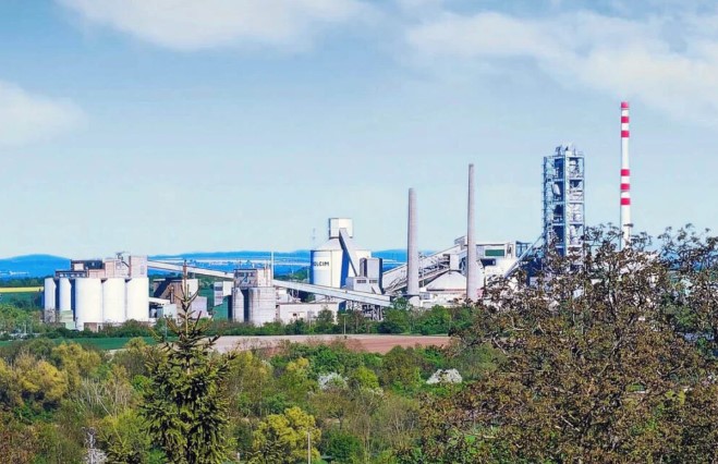 Holcim ввела в эксплуатацию линию по производству цемента с кальцинированной глиной