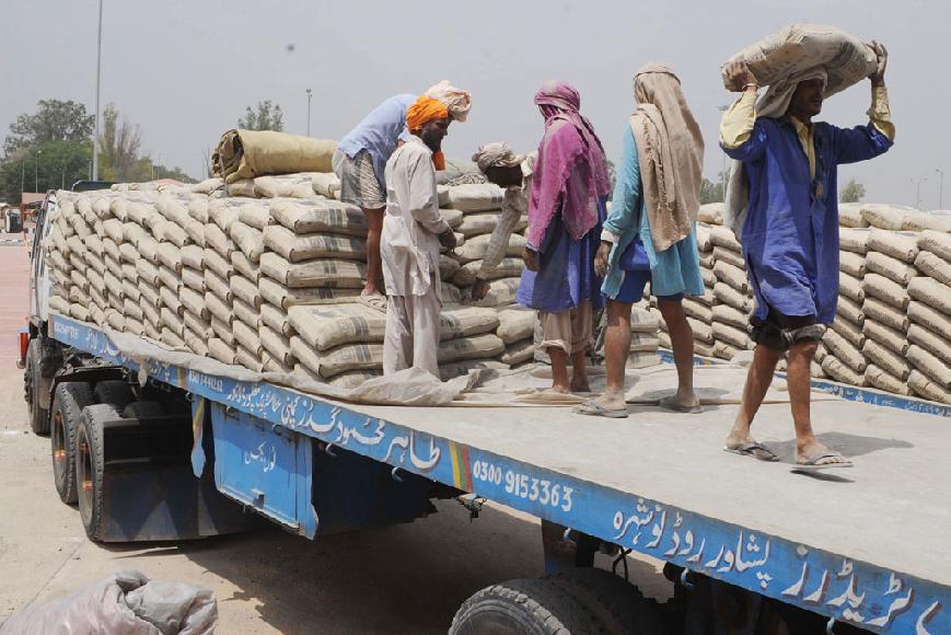 В апреле объемы отгрузки цемента в Пакистане снизились, а экспорт вырос